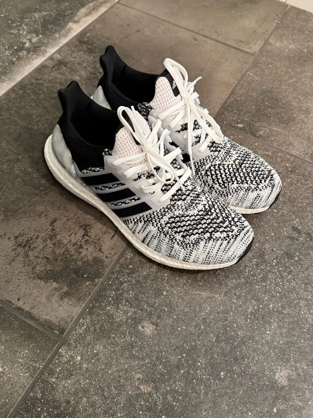adidas Men’s Black & White Knit Running Shoes